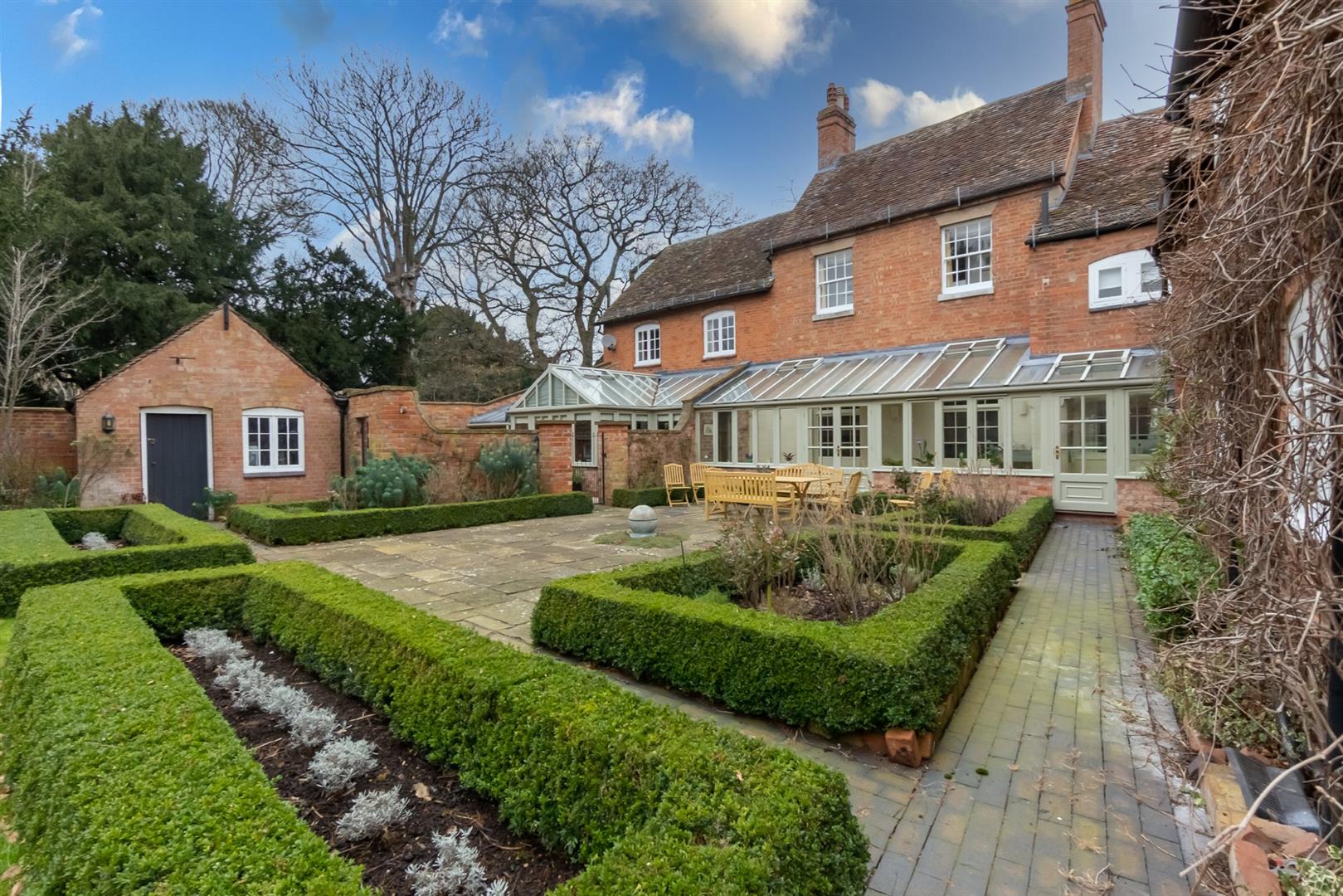 Church Street, Wellesbourne, Warwickshire Vaughan Reynolds Estate Agents